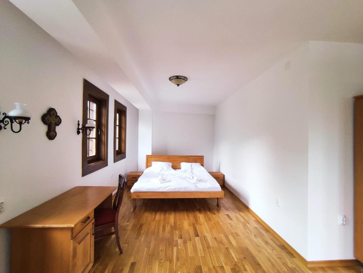 Guest Mansion, Гостински Палат Rostusa Exterior photo