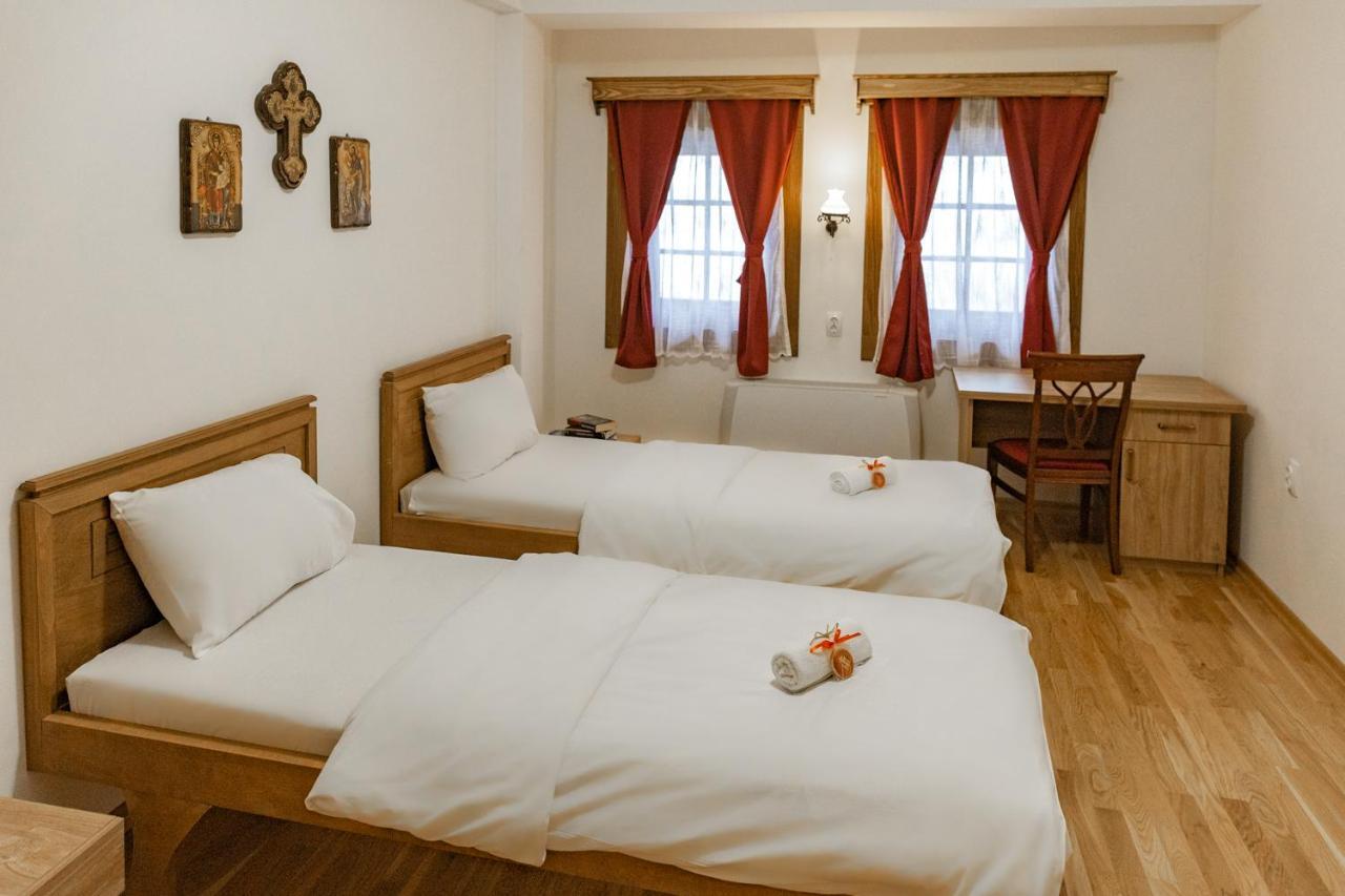 Guest Mansion, Гостински Палат Rostusa Exterior photo