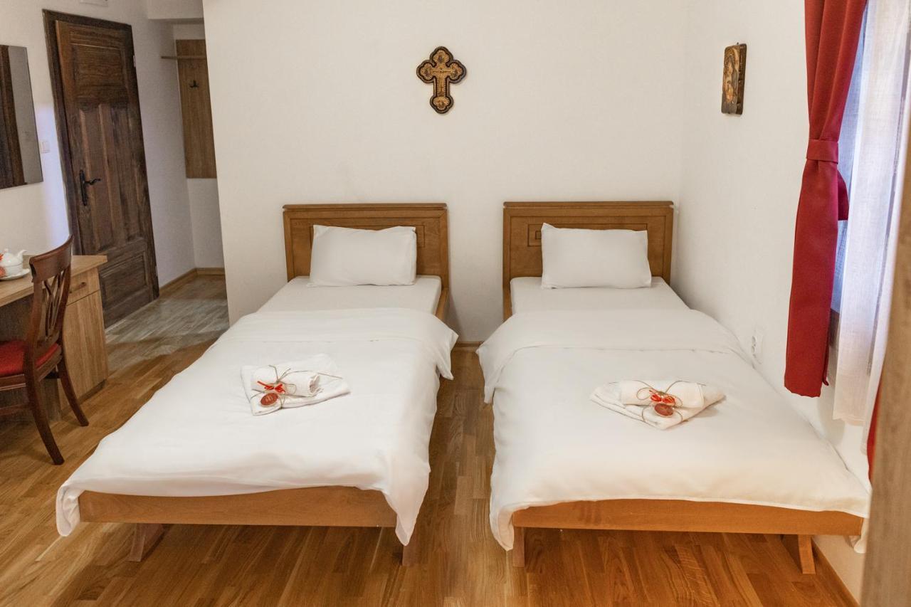 Guest Mansion, Гостински Палат Rostusa Exterior photo