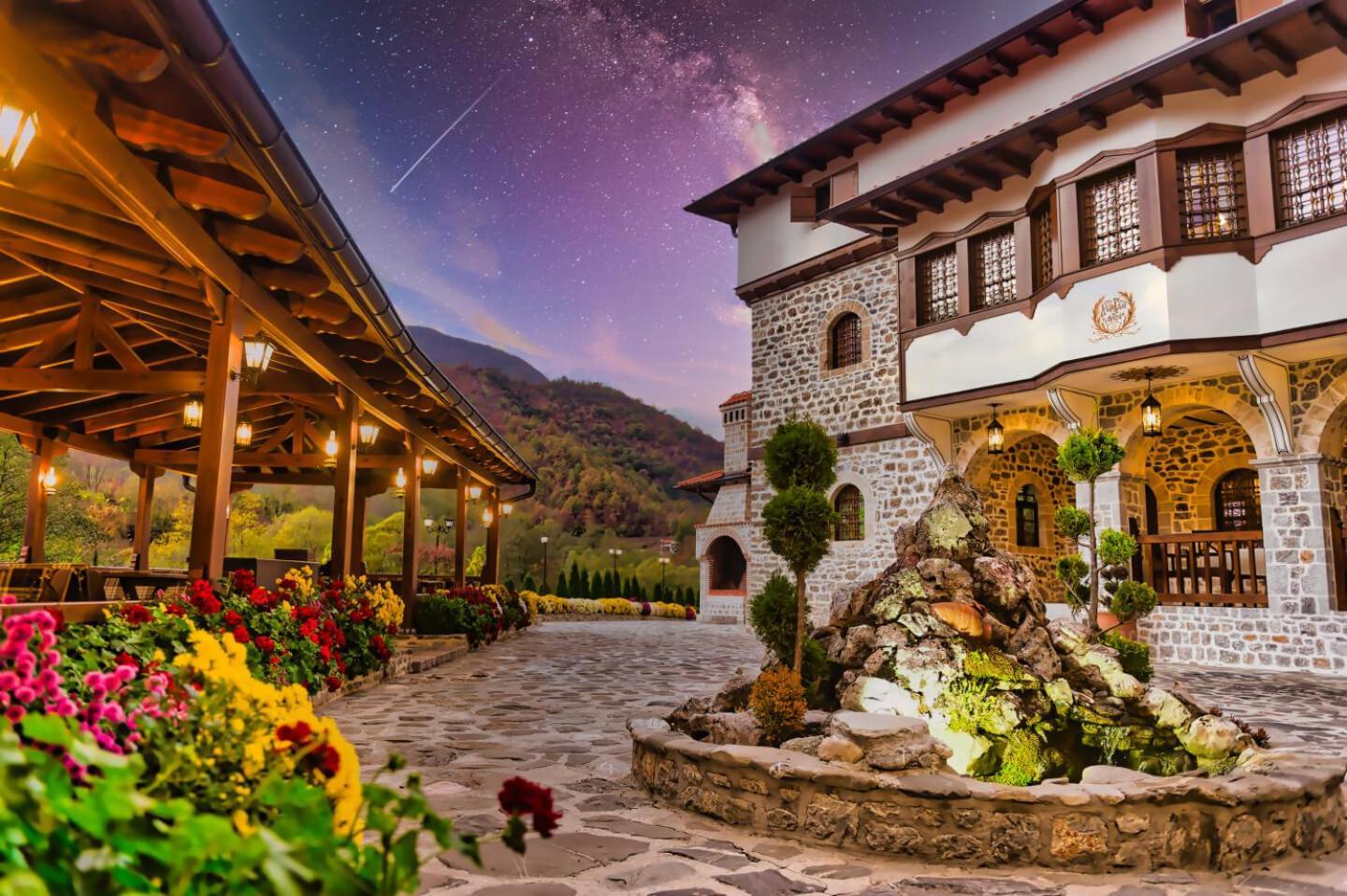 Guest Mansion, Гостински Палат Rostusa Exterior photo